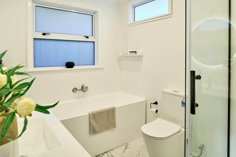 Photo of property in 443 The Esplanade, Island Bay, Wellington, 6023