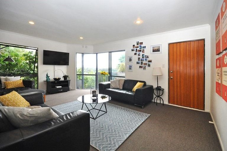 Photo of property in 51a Waimumu Road, Massey, Auckland, 0614