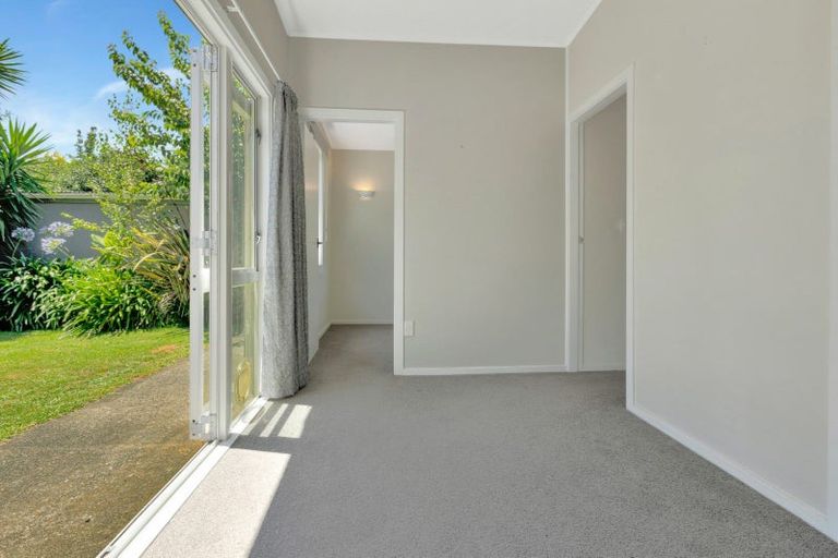 Photo of property in 9 Hursthouse Street, Vogeltown, New Plymouth, 4310
