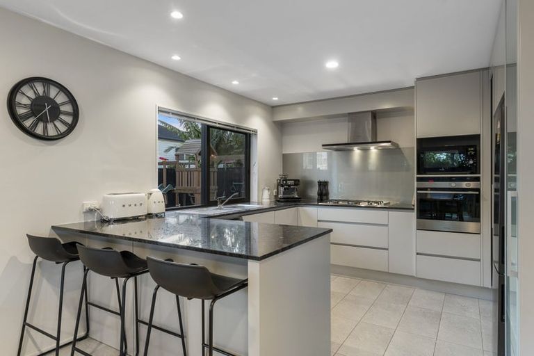 Photo of property in 16 Springcrest Drive, Karaka, Papakura, 2113