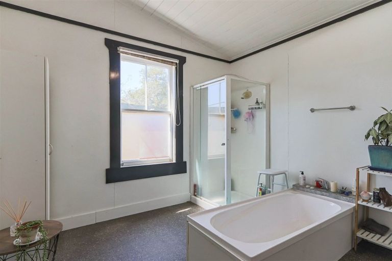 Photo of property in 9 Rata Street, Inglewood, 4330