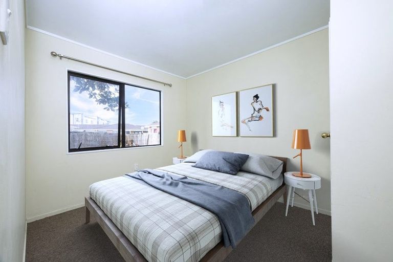 Photo of property in 2/9 Cornwall Road, Mangere, Auckland, 2022