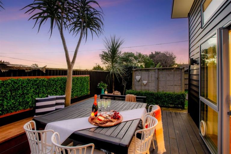 Photo of property in 1b Winara Avenue, Waikanae, 5036