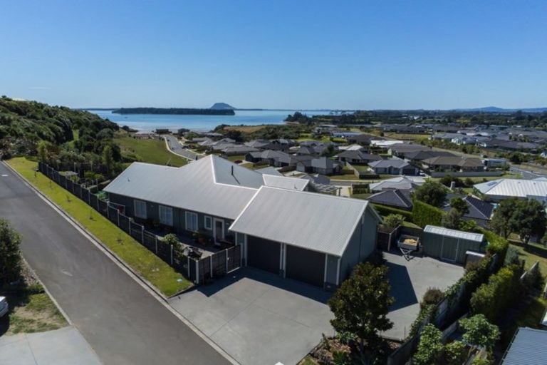 Photo of property in 15 Lynley Park Drive, Omokoroa, 3114