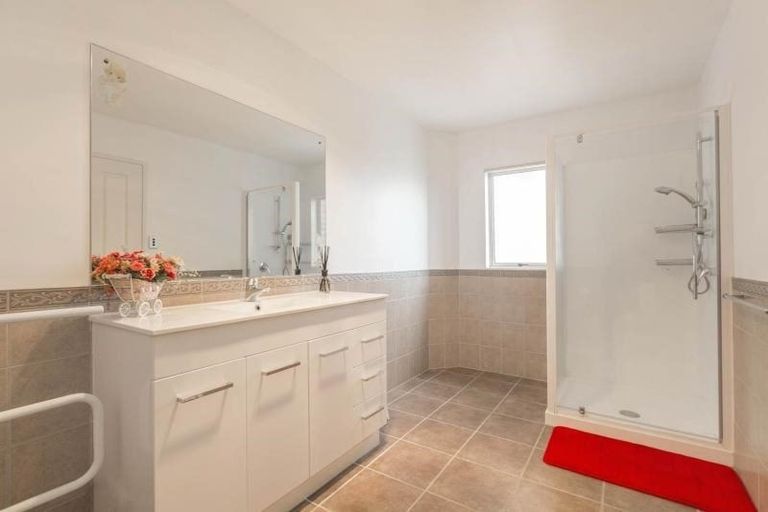 Photo of property in 25 Maypark Crescent, Flat Bush, Auckland, 2016