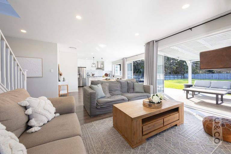 Photo of property in 11 Kahika Grove, Huapai, Kumeu, 0810