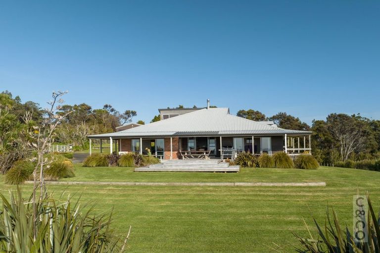 Photo of property in 457 Kiwitahi Road, Helensville, 0875