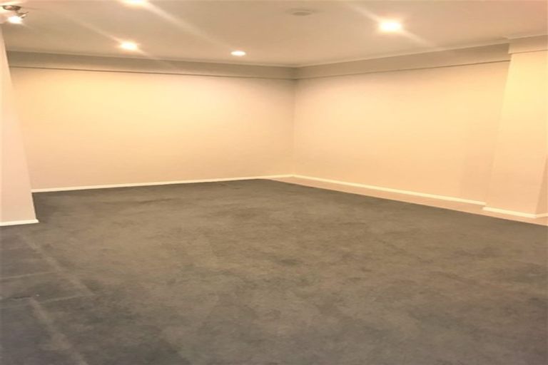 Photo of property in 19 Hartley Terrace, Massey, Auckland, 0614