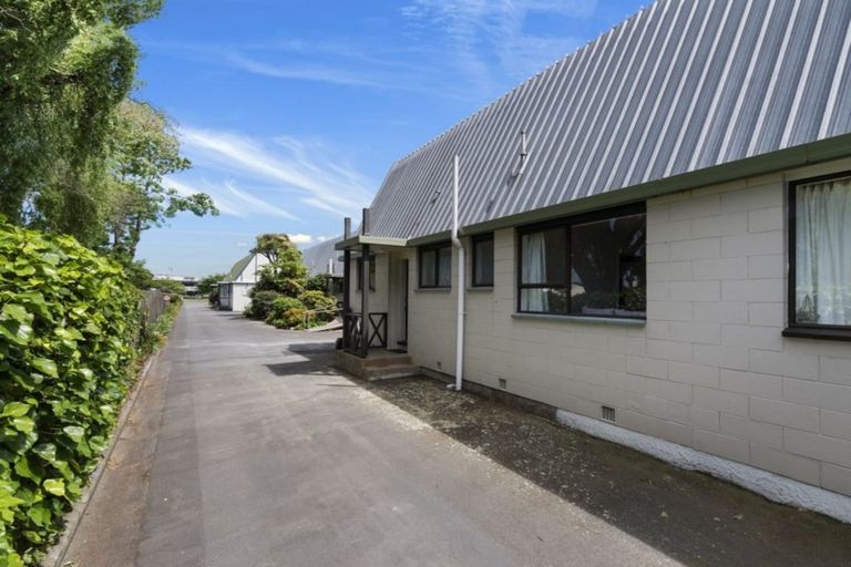 Photo of property in 7/178 Main North Road, Redwood, Christchurch, 8051