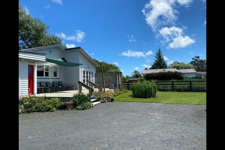 Photo of property in 258 Makirikiri Road, Crofton, Marton, 4787