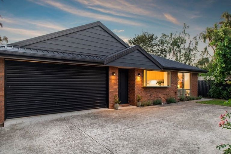 Photo of property in 263 Eastern Terrace, Sydenham, Christchurch, 8023