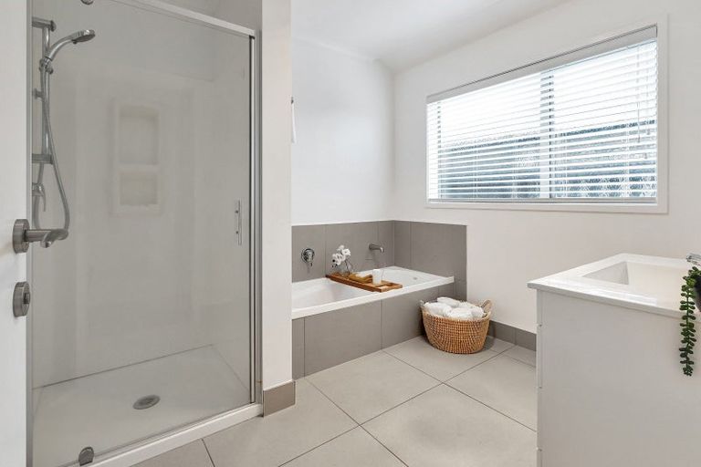 Photo of property in 21 Mariners Haven, One Tree Point, 0118