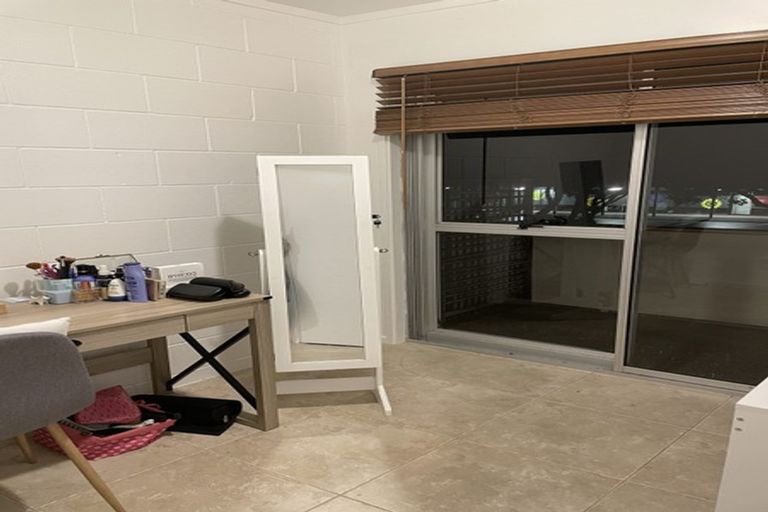 Photo of property in 4/5 Glen Road, Browns Bay, Auckland, 0630