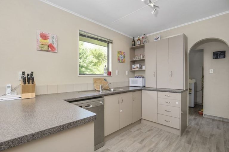 Photo of property in 5 Neri Crescent, Pomare, Rotorua, 3015