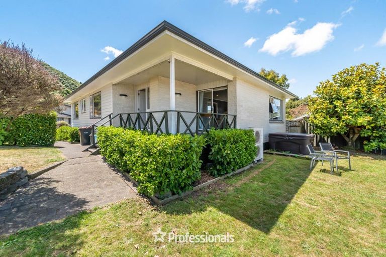Photo of property in 3 Utah Grove, Totara Park, Upper Hutt, 5018