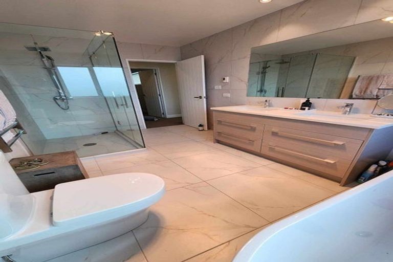 Photo of property in 89b William Bayes Place, Red Beach, 0932