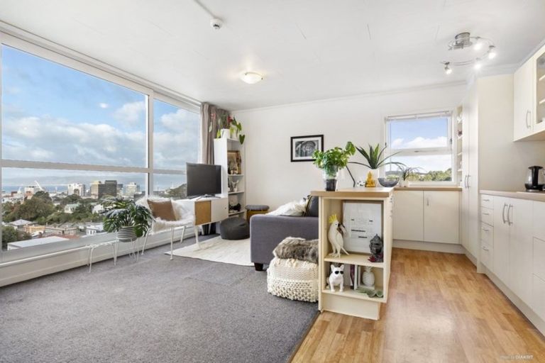 Photo of property in 6/24 Patanga Crescent, Thorndon, Wellington, 6011