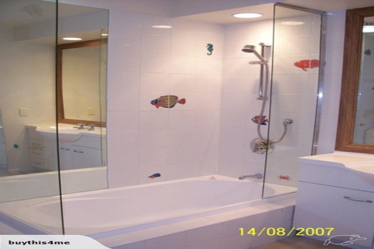 Photo of property in 72 Scarborough Road, Scarborough, Christchurch, 8081