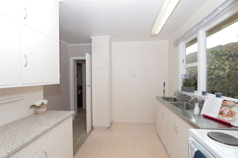 Photo of property in 16 Awarua Street, Ngaio, Wellington, 6035