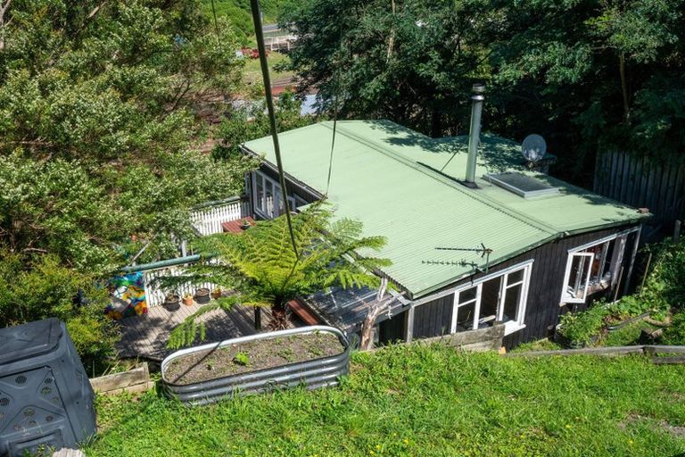 Photo of property in 56 Tilley Road, Paekakariki, 5034