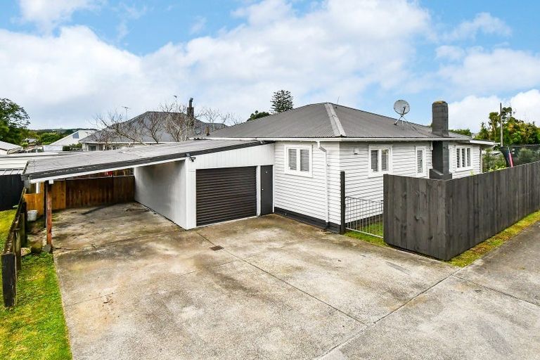 Photo of property in 6 Church Street, Tuakau, 2121