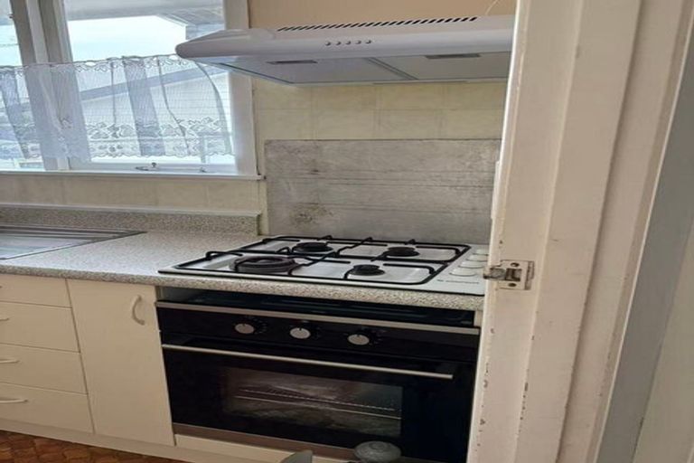 Photo of property in 9 Archlynn Road, Kelston, Auckland, 0602