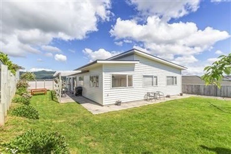 Photo of property in 14 Peel Lane, Aotea, Porirua, 5024