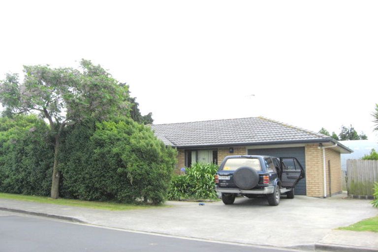 Photo of property in 2 Scotts Field Drive, Takanini, 2112