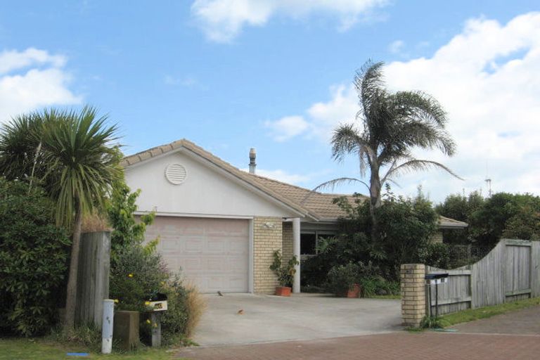 Photo of property in 40 Maesbury Close, Papamoa Beach, Papamoa, 3118