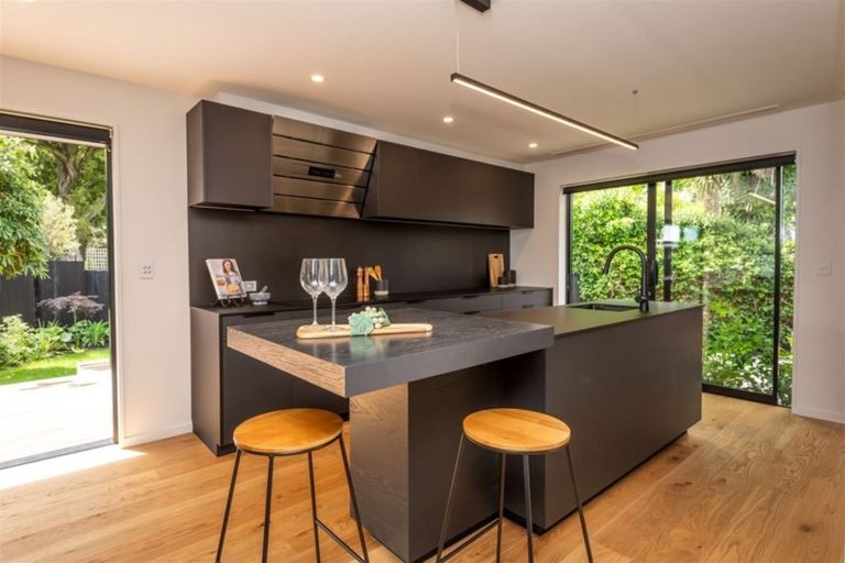 Photo of property in 9 Willowbrook Place, Fendalton, Christchurch, 8052