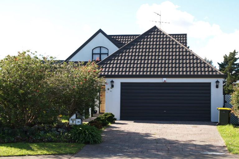 Photo of property in 2/102 Frank Nobilo Drive, Golflands, Auckland, 2013