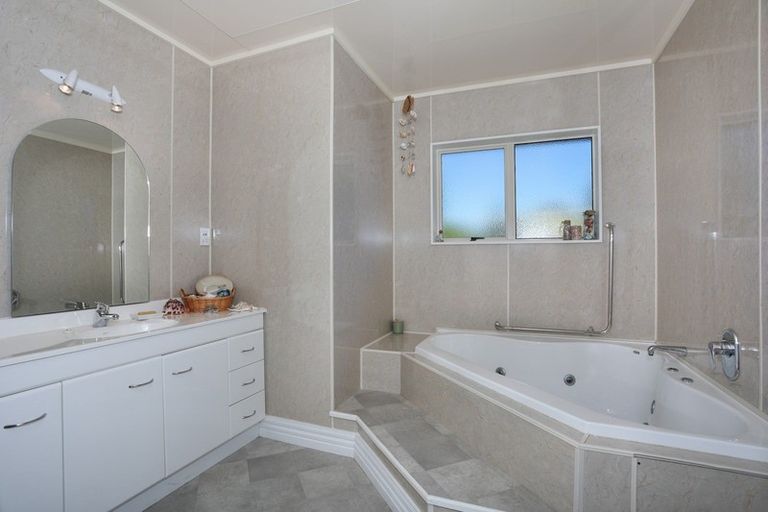 Photo of property in 5a Carthew Street, Feilding, 4702