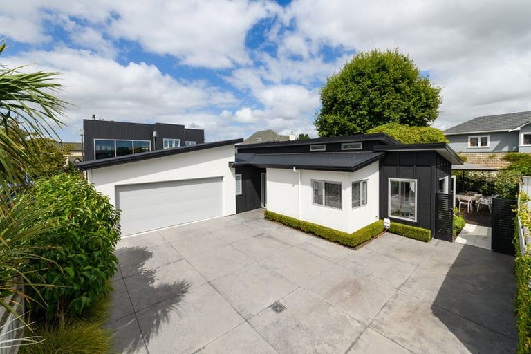 Photo of property in 32a Hardie Street, Hokowhitu, Palmerston North, 4410