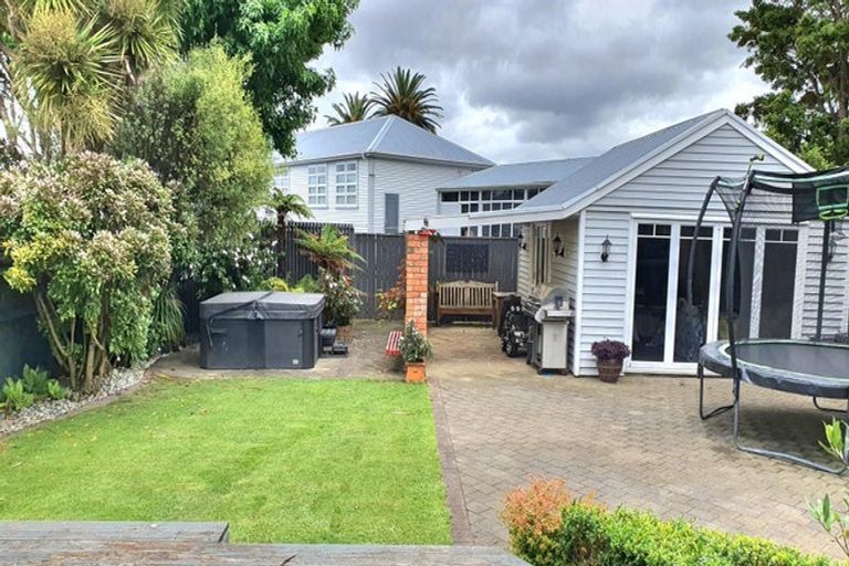Photo of property in 21 Riverside Drive, Waiwhetu, Lower Hutt, 5010