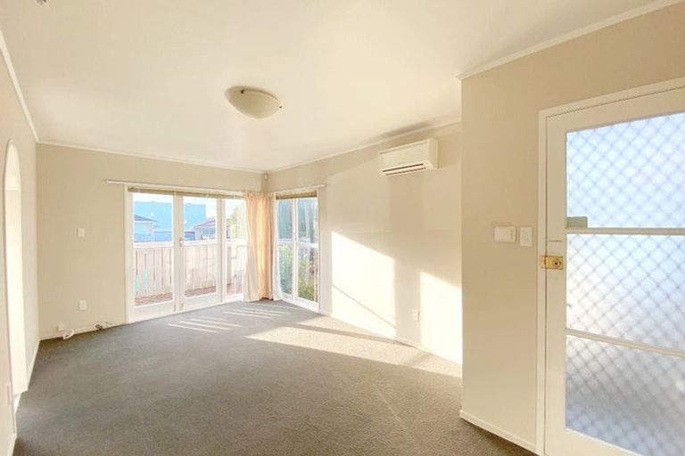 Photo of property in 37 Cheval Drive, Totara Vale, Auckland, 0629