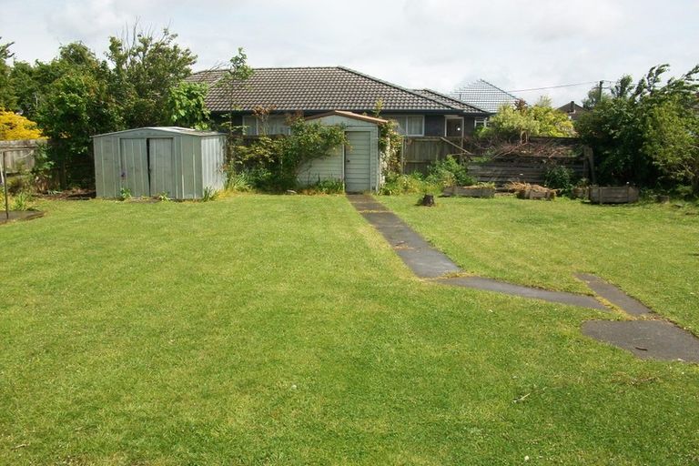 Photo of property in 37 Lambeth Crescent, Redwood, Christchurch, 8051