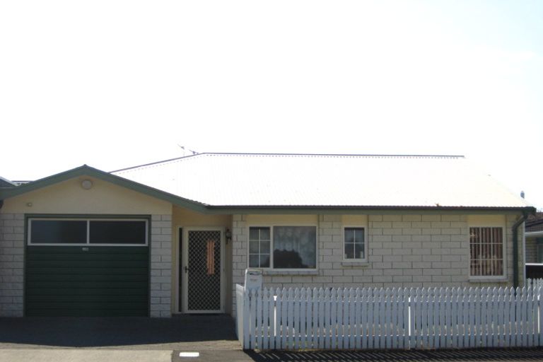 Photo of property in 42a Wallace Place, Westown, New Plymouth, 4310