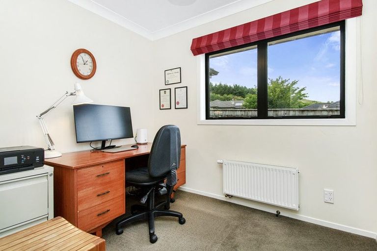 Photo of property in 189 Woodman Drive, Tawa, Wellington, 5028