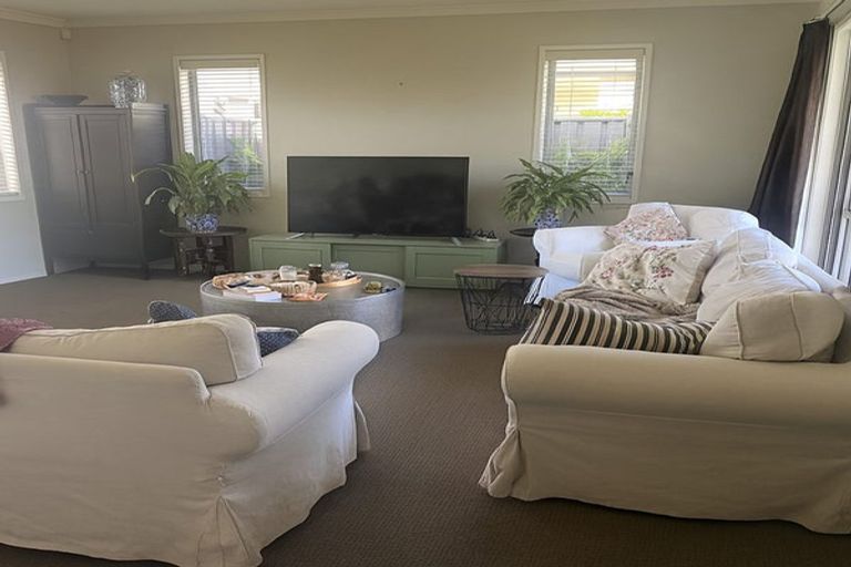 Photo of property in 19 Karoola Place, Havelock North, 4130