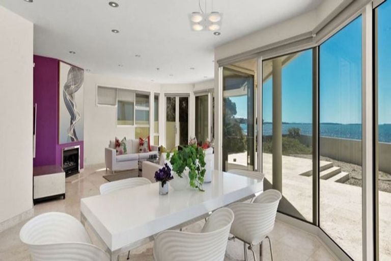 Photo of property in 26 Tiri Road, Milford, Auckland, 0620