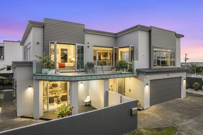 Photo of property in 219 East Coast Road, Campbells Bay, Auckland, 0620