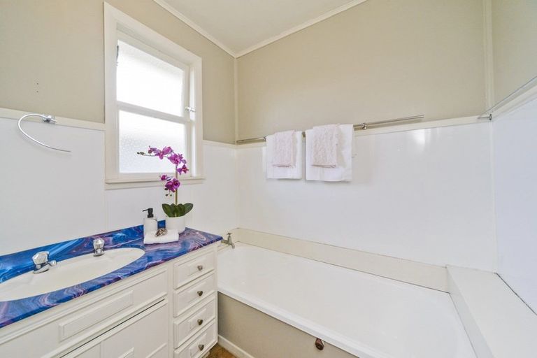 Photo of property in 27 Duff Crescent, Highbury, Palmerston North, 4412