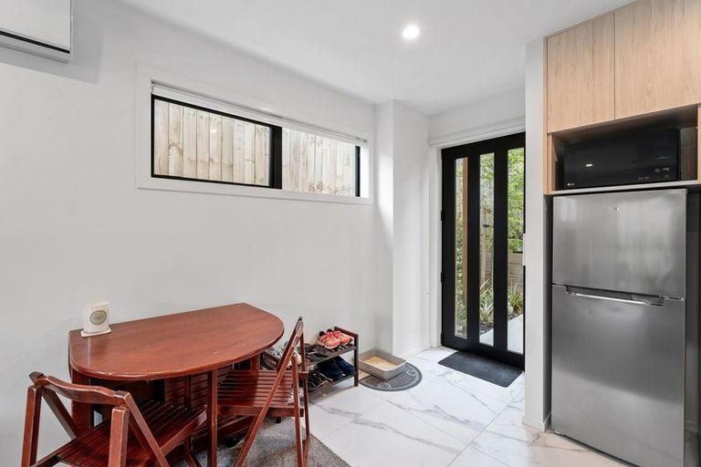 Photo of property in 9/102 Millbrook Road, Sunnyvale, Auckland, 0612