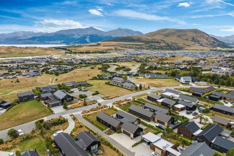 Photo of property in 19 Glenfiddich Road, Jacks Point, Queenstown, 9371