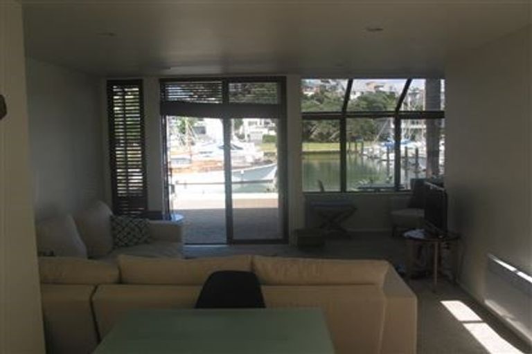 Photo of property in 2/12 Craig Road, Milford, Auckland, 0620