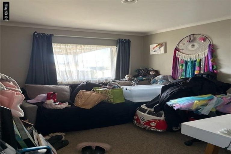 Photo of property in 12 Yeats Crescent, Fairfield, Hamilton, 3214