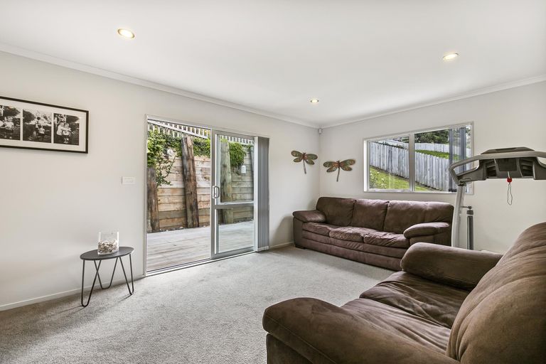 Photo of property in 43 Cape Vista Crescent, Pukekohe, 2120