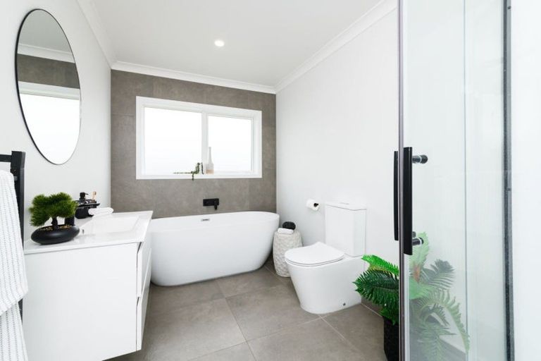 Photo of property in 5a Chelwood Street, Takaro, Palmerston North, 4412