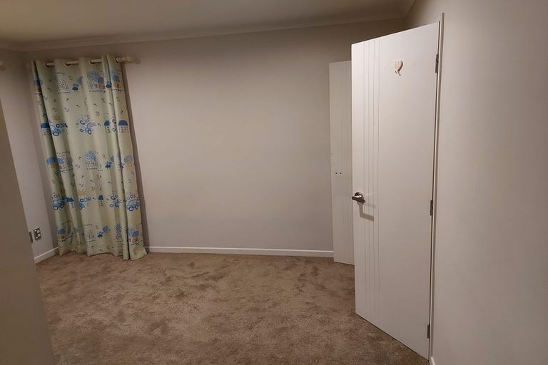 Photo of property in 116 San Valentino Drive, Henderson, Auckland, 0612