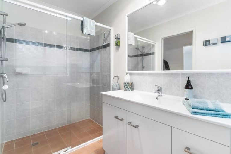 Photo of property in 5 Beragh Place, East Tamaki, Auckland, 2016